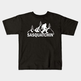 Bigfoot sasquatchin Kids T-Shirt